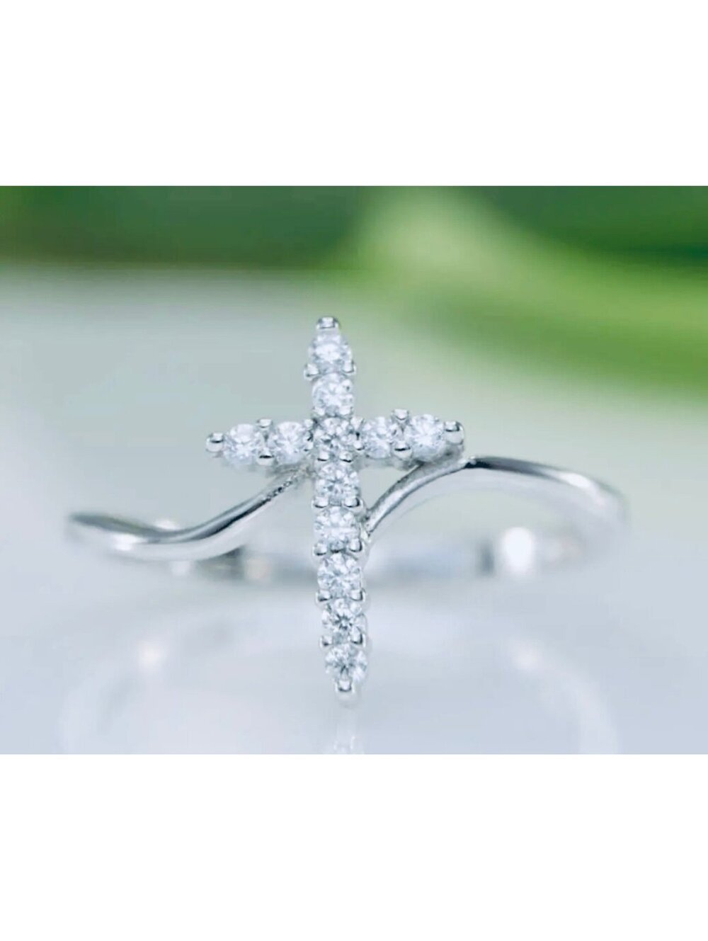 New - Exquisite - Simple And Classic Cross Design Zirconia Ring - Size 7